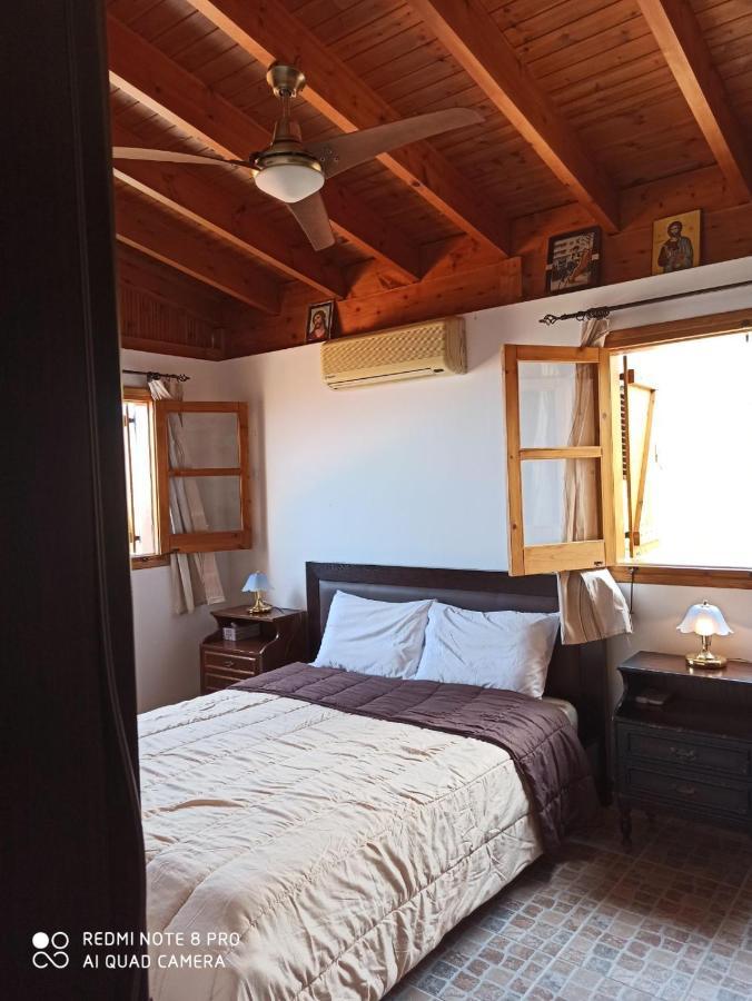Aretis Sea View House Case de vacanță *