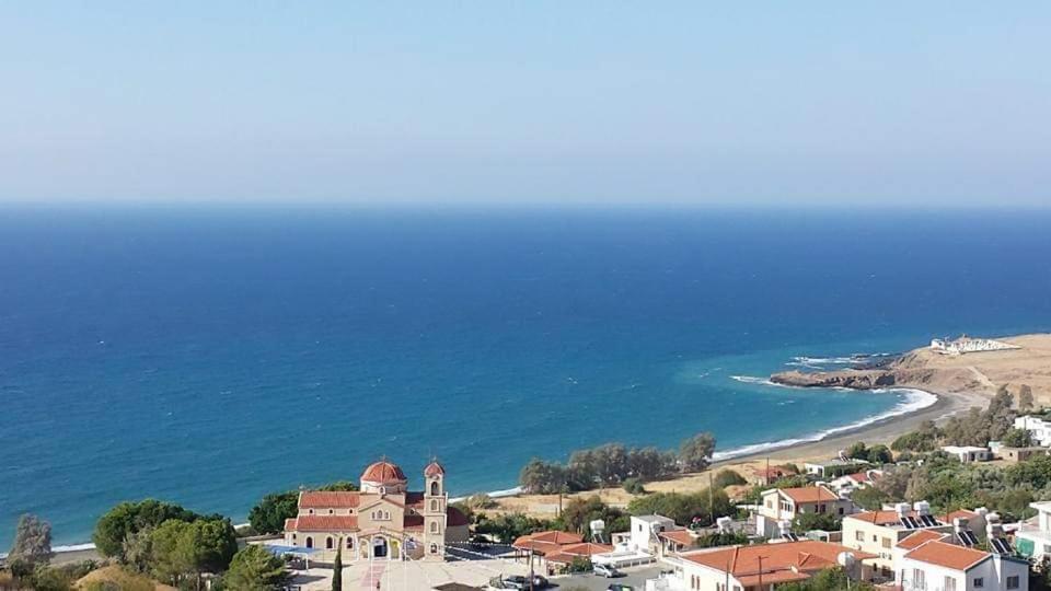 Aretis Sea View House Case de vacanță Pachyammos
